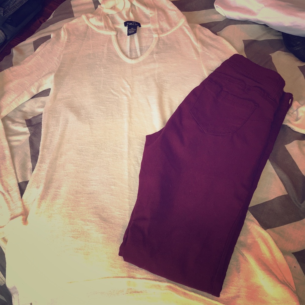 Maroon  mid rise jeggings